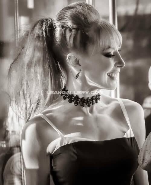 Lisafoiles Exclusive Leaked Nude OnlyFans #11581739