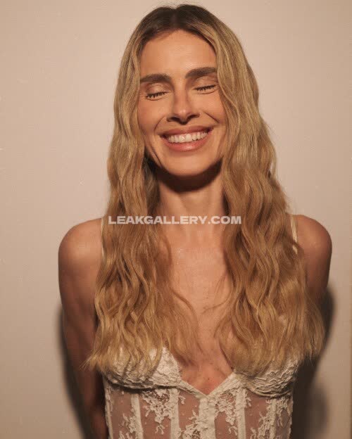 Loracarola Exclusive Leaked Nude OnlyFans #11429118
