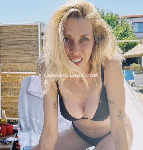 Melisisiten Exclusive Leaked Nude OnlyFans #11007930
