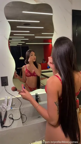 miirelygomes video thumbnail