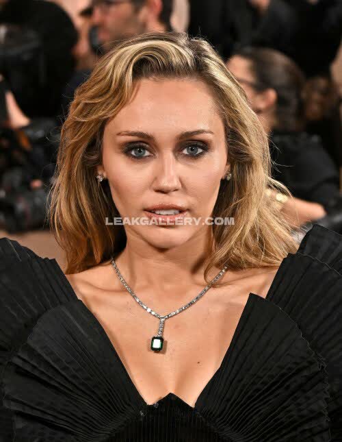 Mileycyrus Exclusive Leaked Nude OnlyFans #11795219