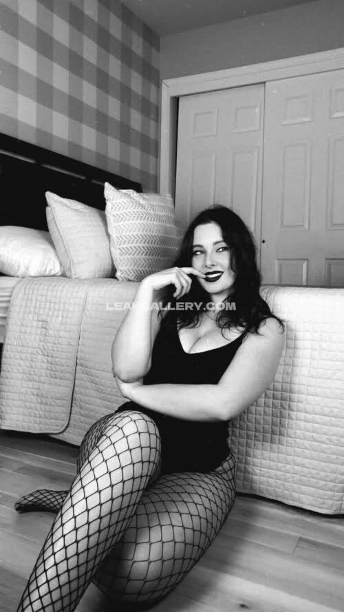 Mrs.christinagreen Exclusive Leaked Nude OnlyFans #11921785