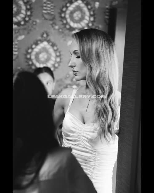 Nikkiglaser Exclusive Leaked Nude OnlyFans #11499080