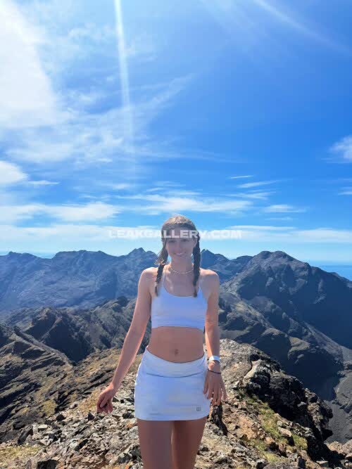 Rhiannonhikes Exclusive Leaked Nude OnlyFans #11813615