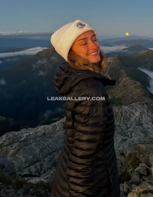 Rhiannonhikes Exclusive Leaked Nude OnlyFans #11818015
