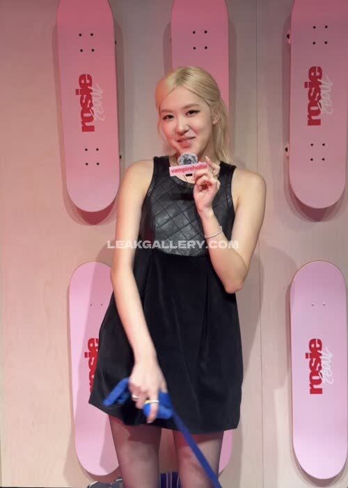 Roses_are_rosie Exclusive Leaked Nude OnlyFans #11714351