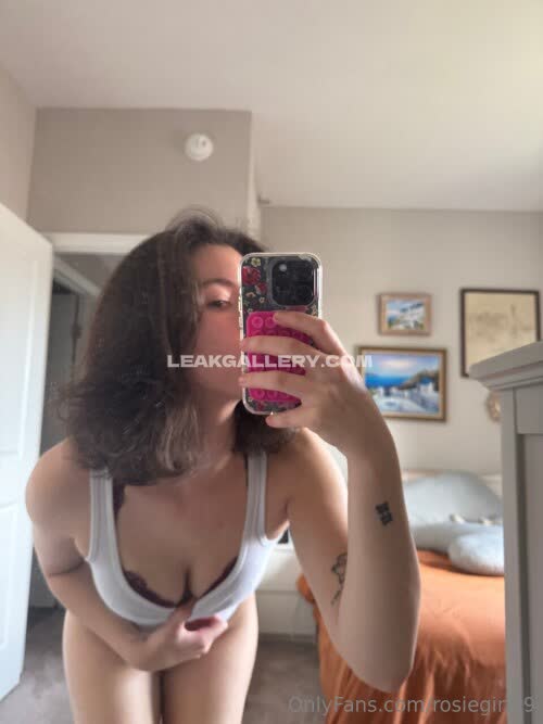 Rosiegirl99 Exclusive Leaked Nude OnlyFans #11744696