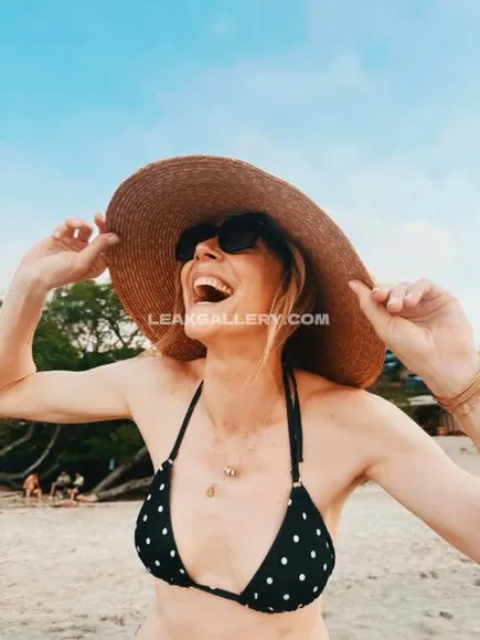 Sarahchalke Exclusive Leaked Nude OnlyFans #11978162