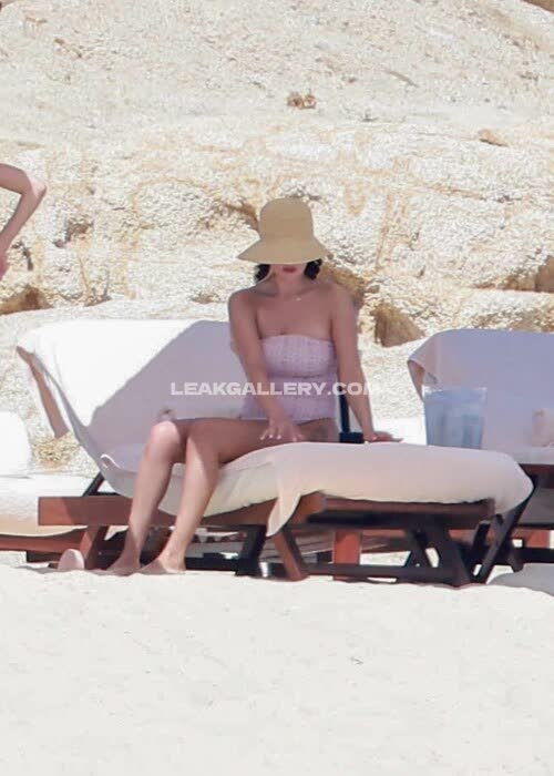 Selenagomez Exclusive Leaked Nude OnlyFans #11492893