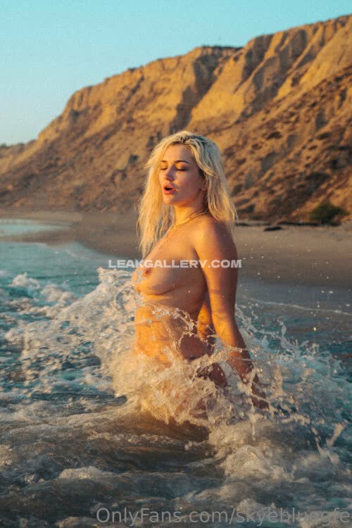 Skyebluewantsu Exclusive Leaked Nude OnlyFans #11035834