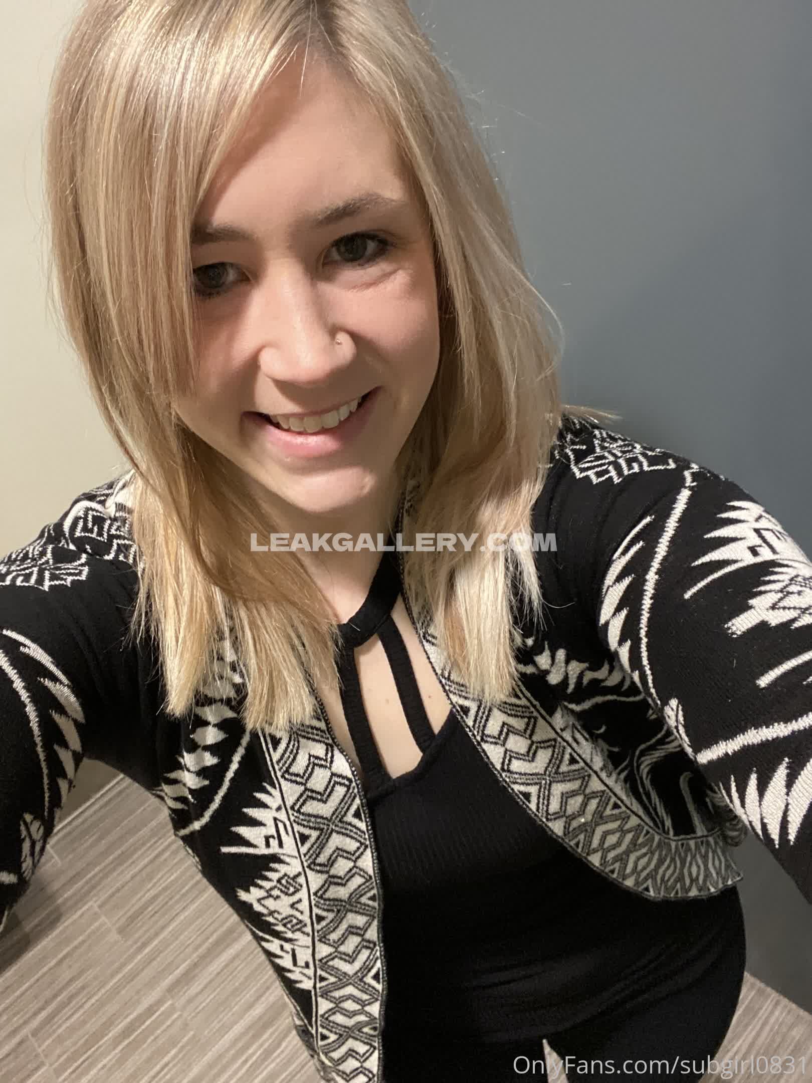 Subgirl0831 Exclusive Leaked Nude OnlyFans #11454215