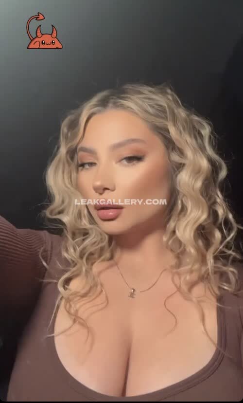 Tavi.valentina Exclusive Leaked Nude OnlyFans #11095858