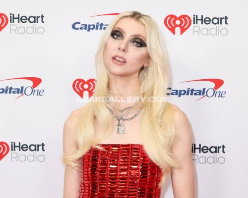 Taylormomsen Exclusive Leaked Nude OnlyFans #11351375