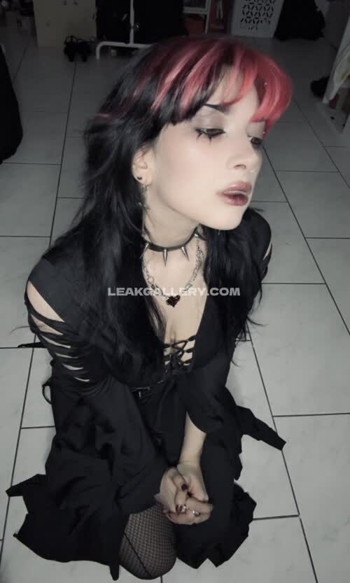 Vampyrisu Exclusive Leaked Nude OnlyFans #11302536
