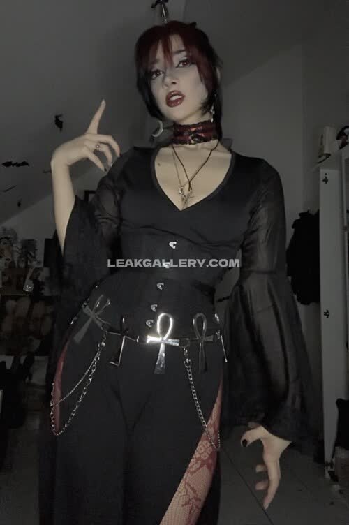 Vampyrisu Exclusive Leaked Nude OnlyFans #11302957