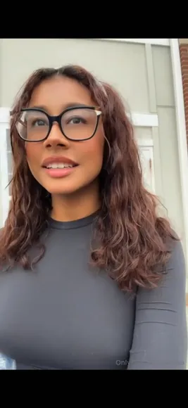 xoxissa video thumbnail