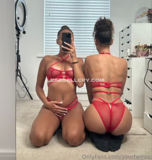 Yourtwinss Exclusiva filtración de OnlyFans desnuda #11722258