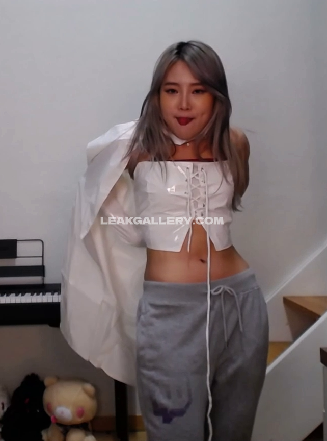 Yuggietv Exclusive Leaked Nude OnlyFans #11672506