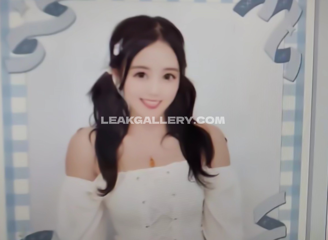 Yuggietv Exklusiv geleakte Nacktbilder von OnlyFans #11658758