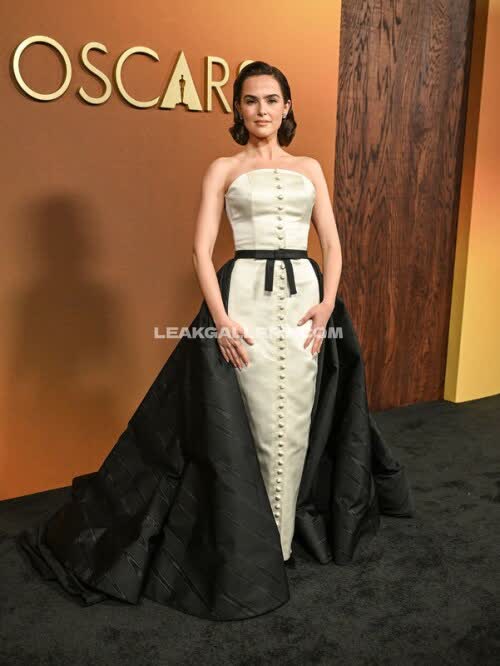 Zoeydeutch Exclusive Leaked Nude OnlyFans #10971853