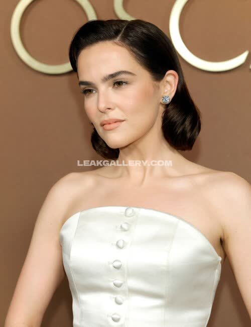 Zoeydeutch Exclusive Leaked Nude OnlyFans #10995811