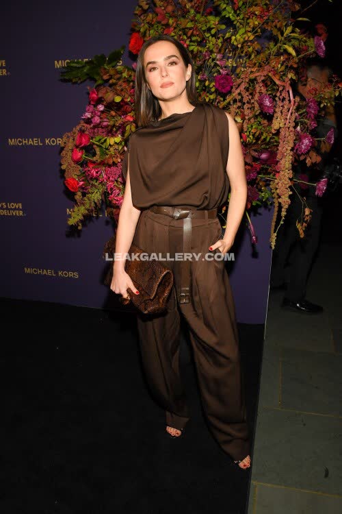 Zoeydeutch Exclusive Leaked Nude OnlyFans #10956775