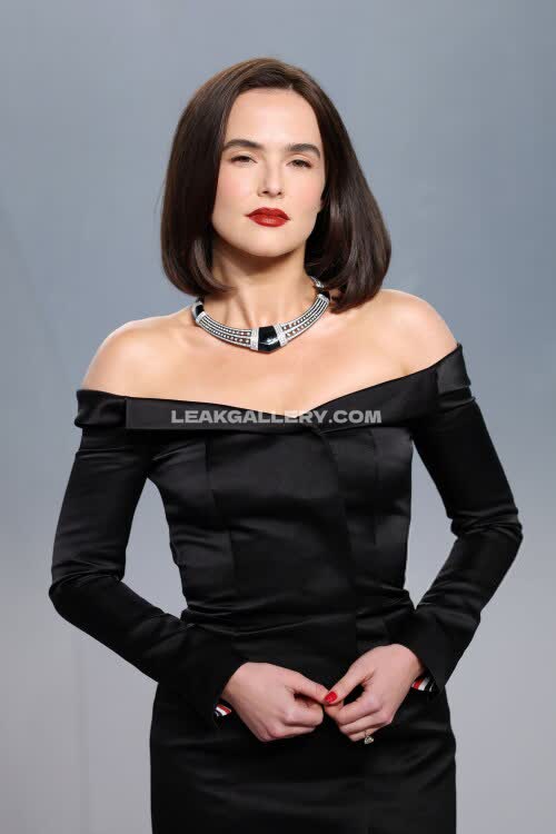 Zoeydeutch Exclusive Leaked Nude OnlyFans #10988169