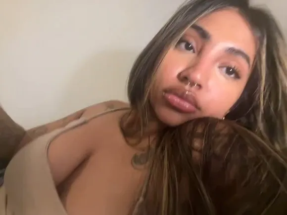 444dya Strapless Top Tease OnlyFans Video Leaked