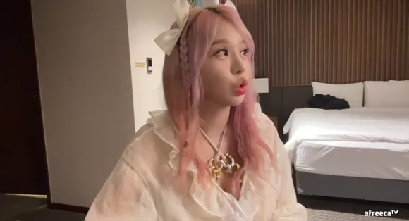 6_7_0_y Sheer Blouse Tease OnlyFans Video Leaked