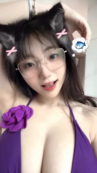 77_sunnyyy Purple Bikini Top Tease OnlyFans Video Leaked