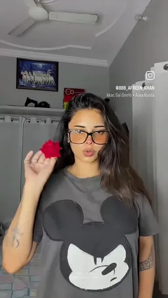 7_afreen_khan Bra And Saree Tease OnlyFans Video Leaked