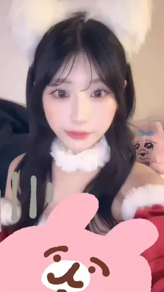 _072q Red Santa Outfit Tease OnlyFans Video Leaked
