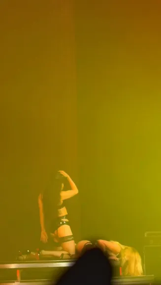 _addisonn_05 Black Lingerie Stage Dance OnlyFans Video Leaked