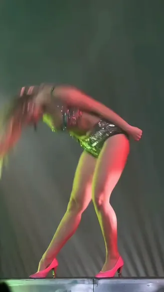 _addisonn_05 Sparkly Bikini Dance Moves OnlyFans Video Leaked