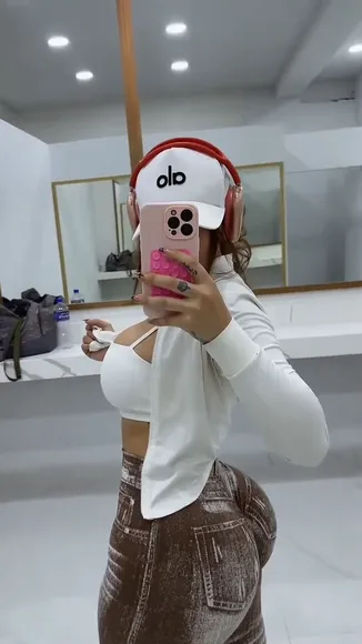_adiirgg Tight Pants Ass Shot OnlyFans Video Leaked