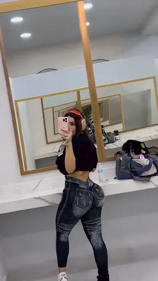 _adiirgg Tight Jeans Ass Shot OnlyFans Video Leaked