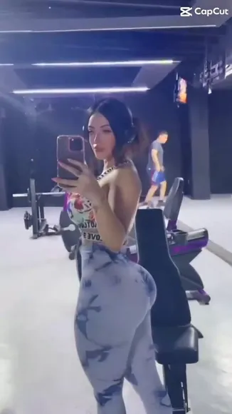 _adiirgg Tight Leggings Ass Pose OnlyFans Video Leaked