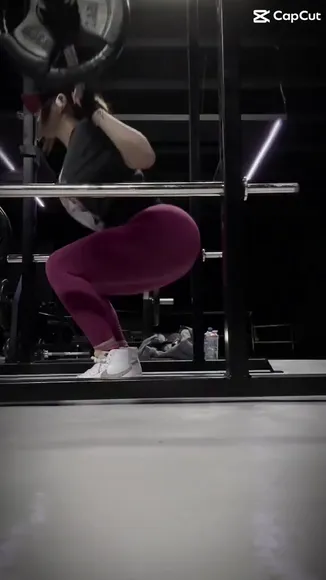 _adiirgg Tight Leggings Ass Pose OnlyFans Video Leaked