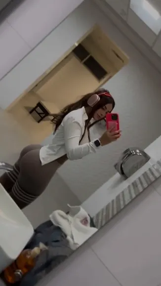 _adiirgg Tight Leggings Ass Pose OnlyFans Video Leaked
