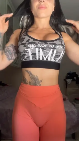 _imviolet Yoga Pants Ass Twerk OnlyFans Video Leaked