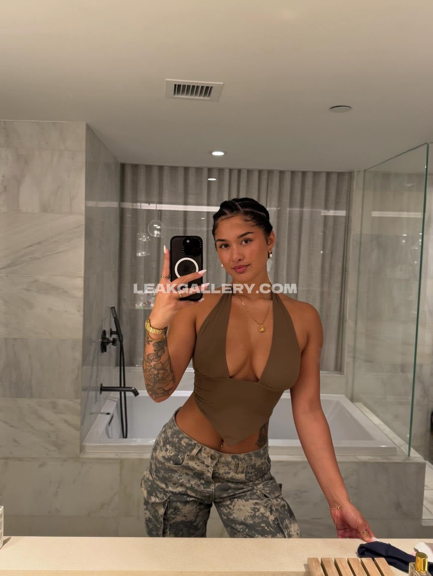 _izzyflannery_ Exclusive Leaked Nude OnlyFans #12978773