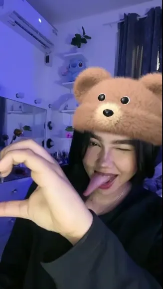 _lena.y_ Bear Hat Playful Pose OnlyFans Video Leaked