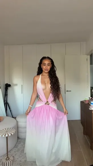 _riverss_ Backless Dress Tease OnlyFans Video Leaked