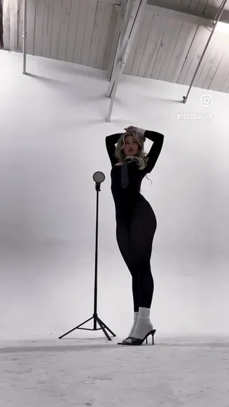 _tessaleee_ Tight Bodysuit Dance Pose OnlyFans Video Leaked