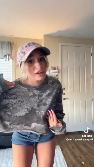 _tessaleee_ Bare Midriff Twerk Tease OnlyFans Video Leaked