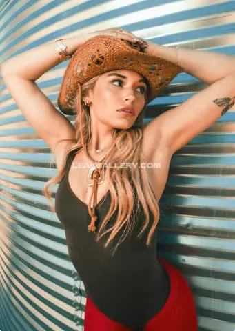 _tessaleee_
