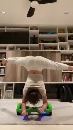 Ababieeeee Handstand On Roller OnlyFans Video Leaked
