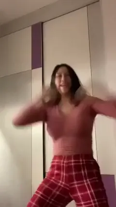Ababieeeee Pink Crop Top Dance OnlyFans Video Leaked