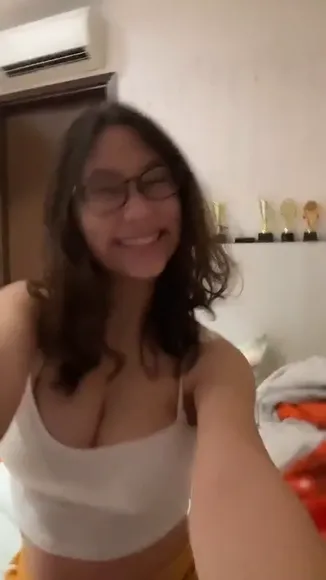 Ababieeeee White Crop Top Tease OnlyFans Video Leaked
