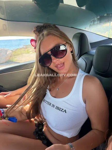 Abb01x White Crop Top Tease OnlyFans Photo Leaked